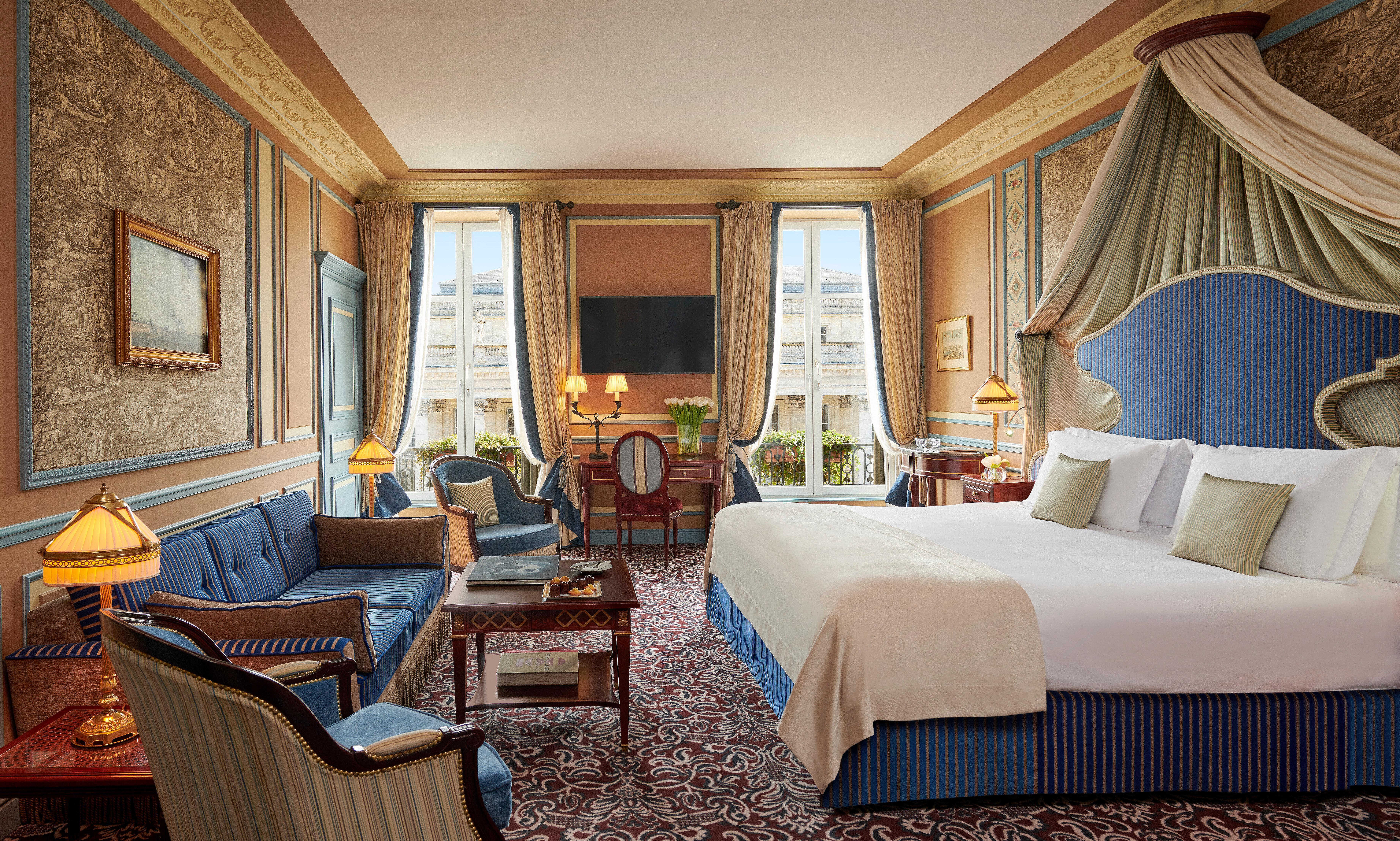 Intercontinental Bordeaux Le Grand Hotel By Ihg Kültér fotó A suite at the hotel