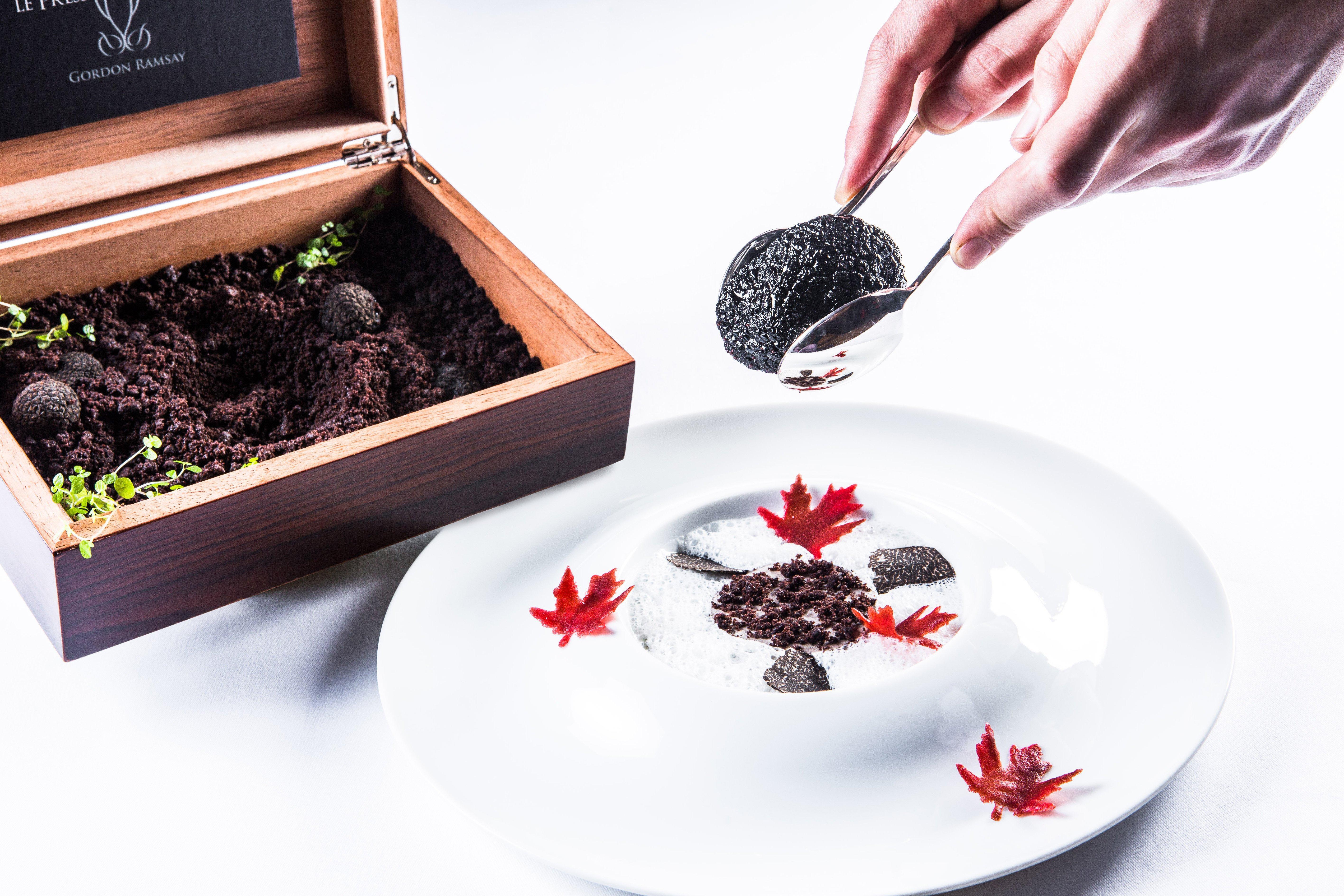 Intercontinental Bordeaux Le Grand Hotel By Ihg Kültér fotó A dish of black garlic
