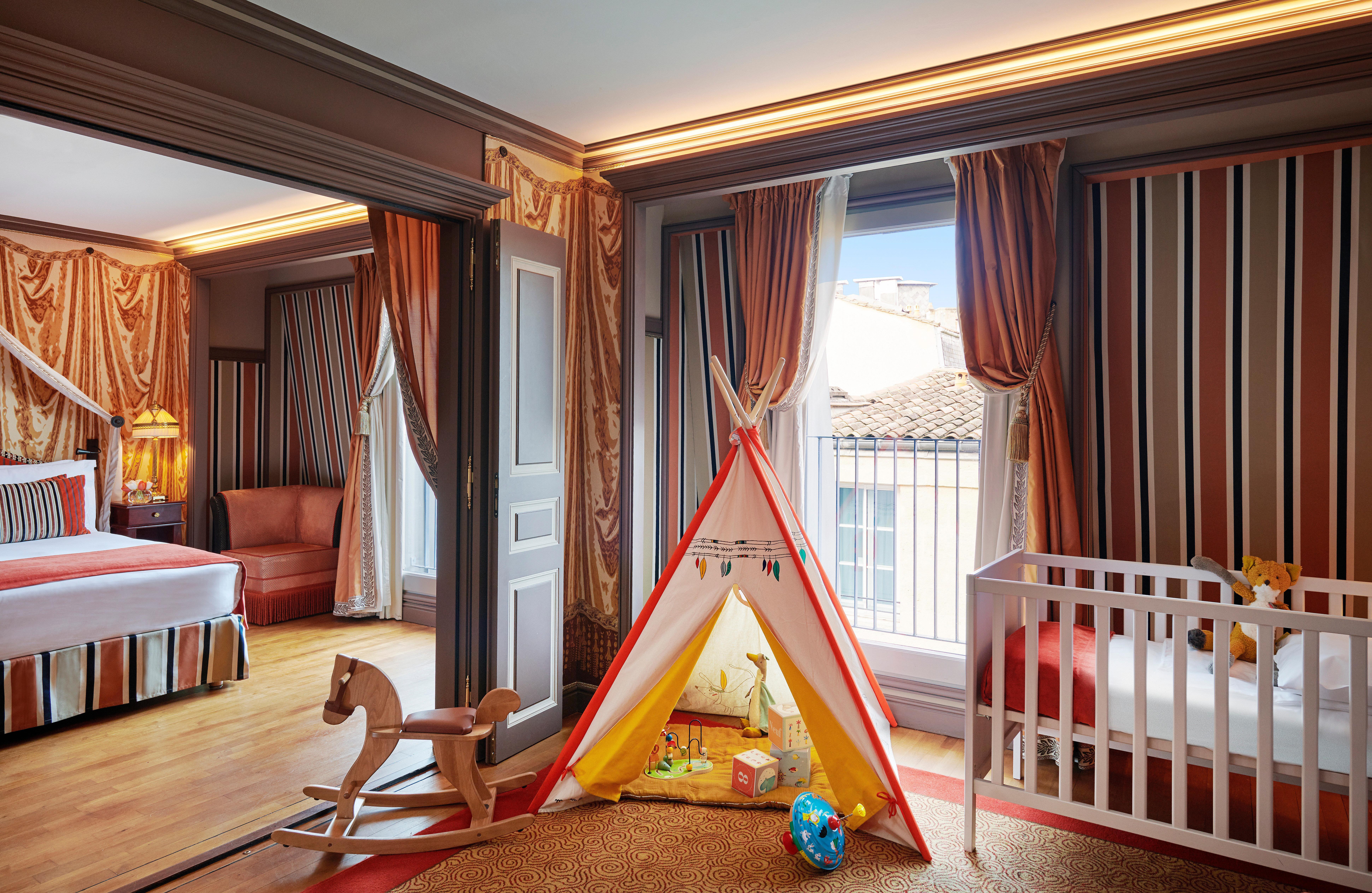 Intercontinental Bordeaux Le Grand Hotel By Ihg Kültér fotó Family Suite