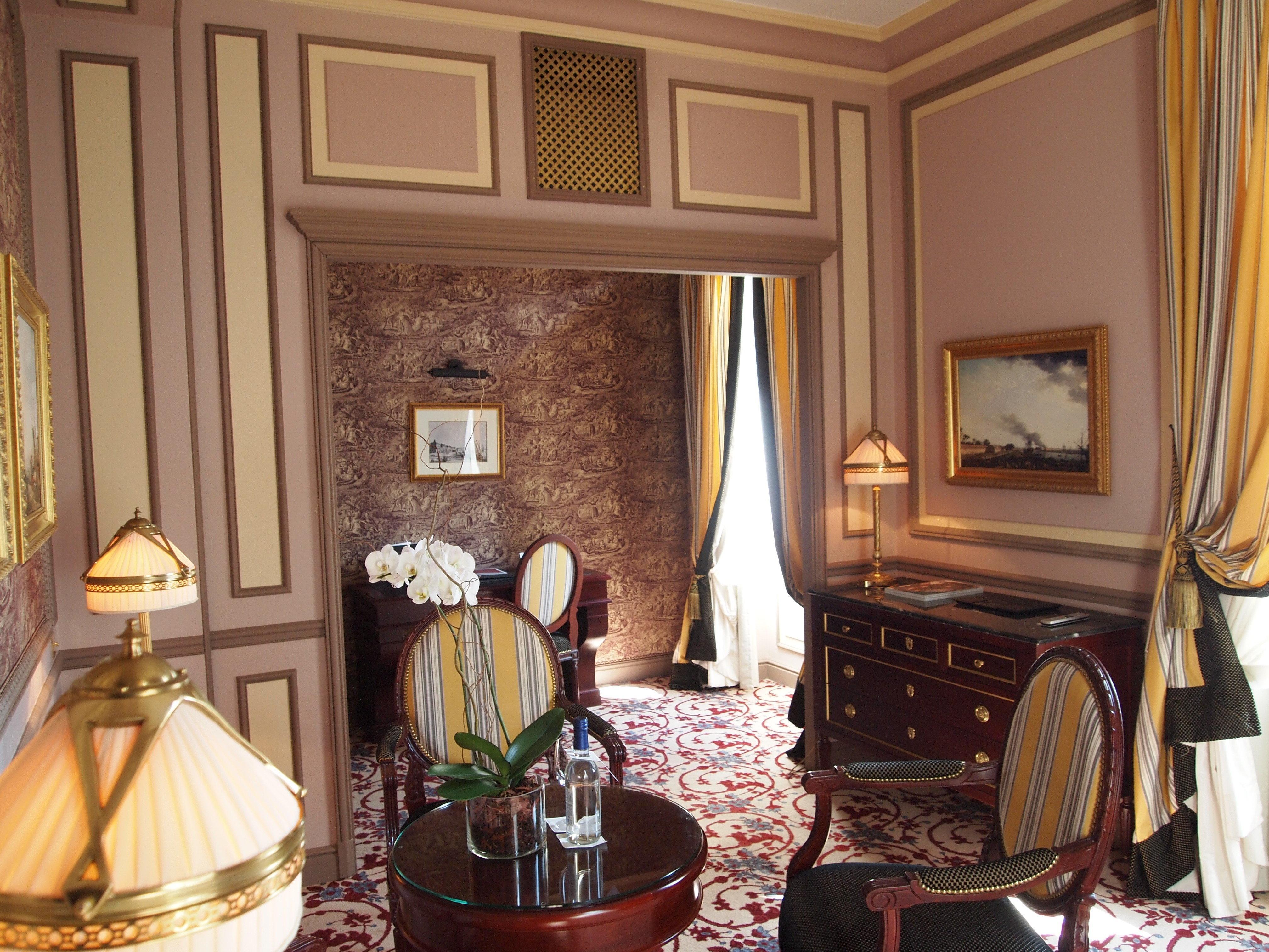 Intercontinental Bordeaux Le Grand Hotel By Ihg Kültér fotó A suite at the hotel