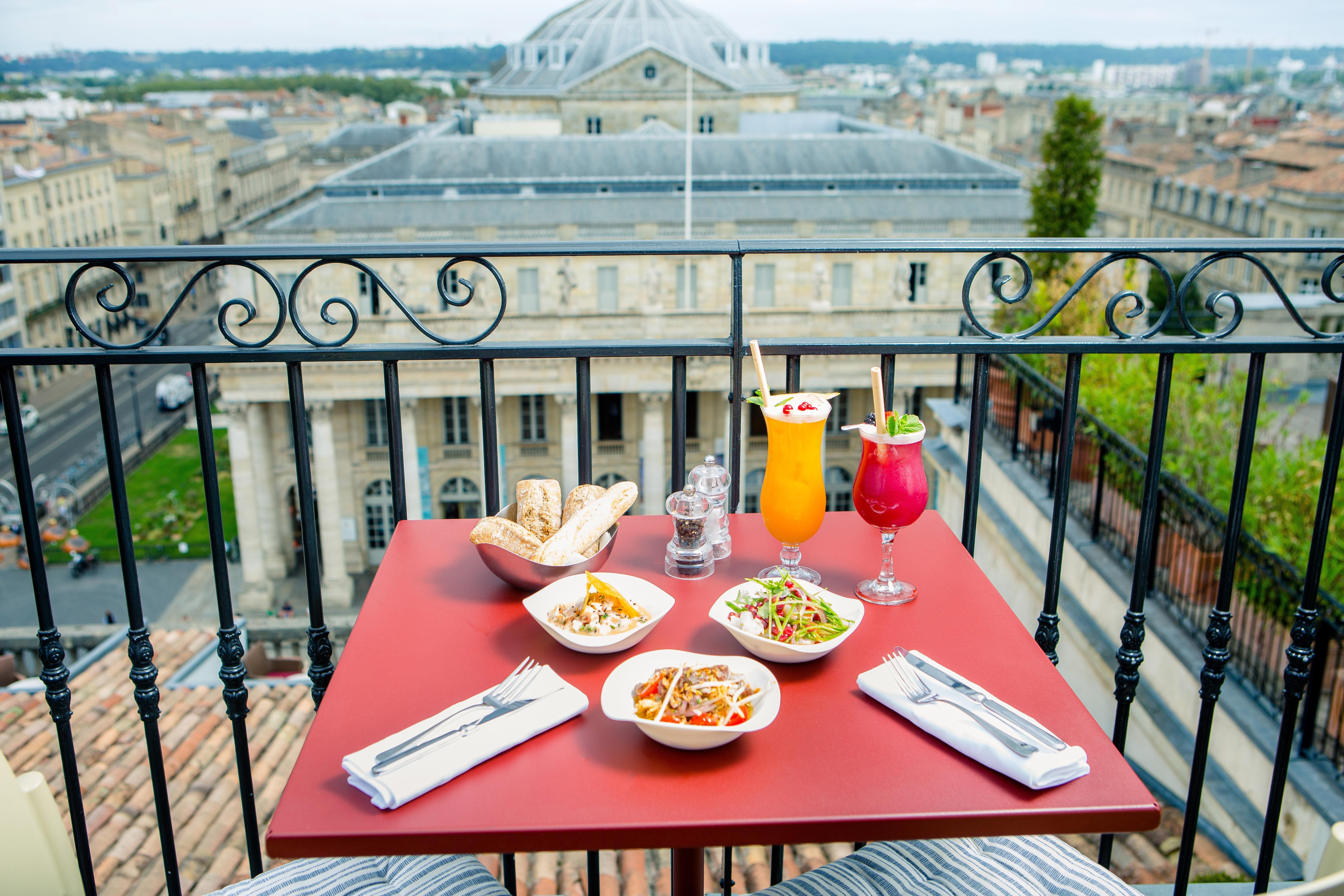 Intercontinental Bordeaux Le Grand Hotel By Ihg Kültér fotó A typical French breakfast