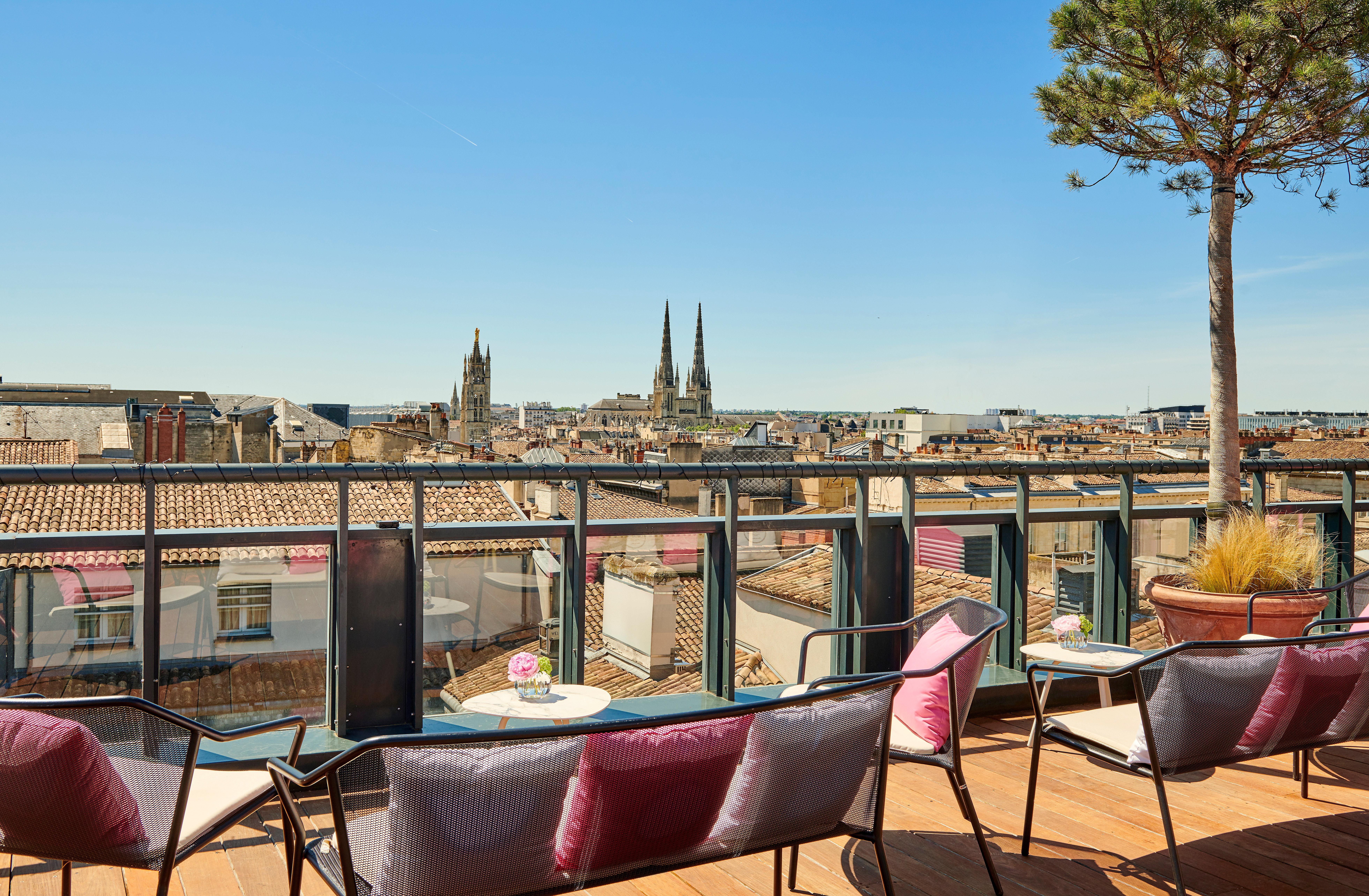 Intercontinental Bordeaux Le Grand Hotel By Ihg Kültér fotó View from the rooftop